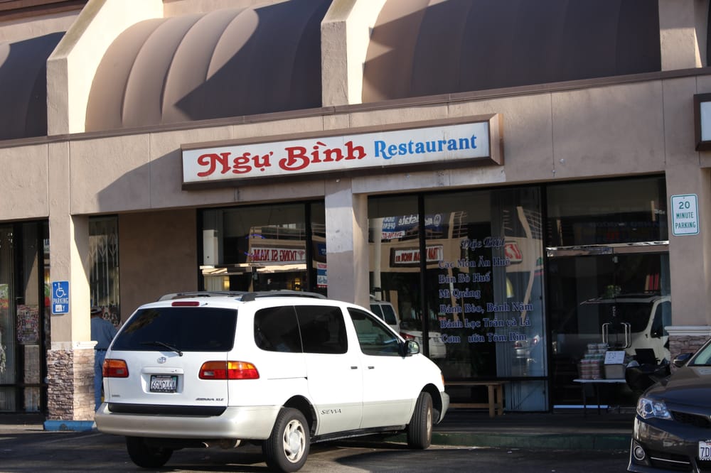 Ngự Bình Restaurant storefront in a shopping center on Magnolia Street